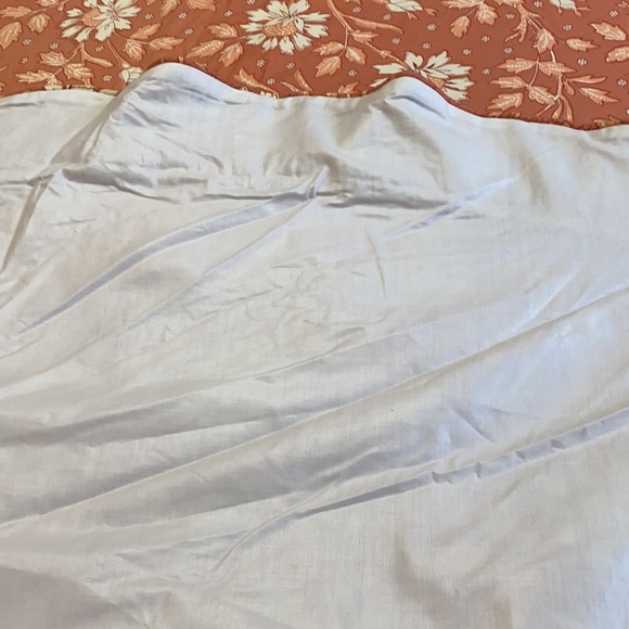 Round Table Cloth - Picture 5 of 10